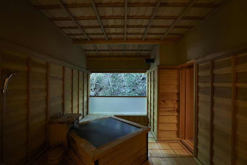 Photo:Guest room with open-air bath "Wakana"