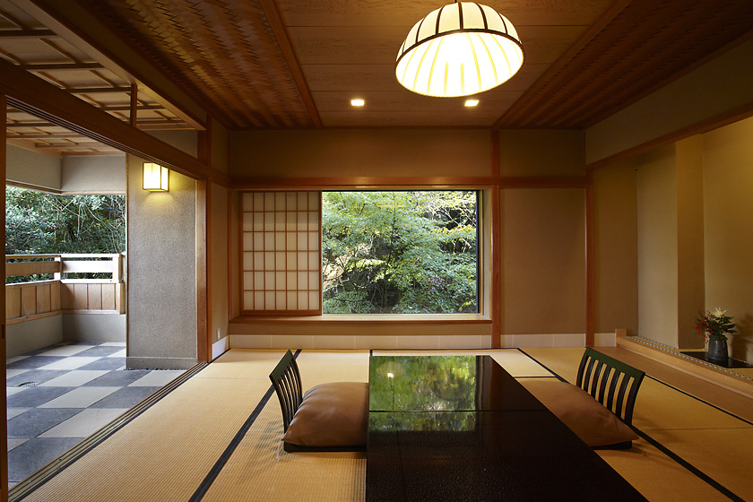 Photo:Guest room with open-air bath "Kutani/Kenroku"